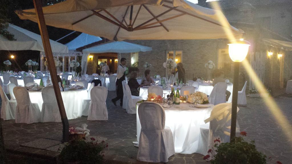 Villa Ristorante Country House Isolabelgatto Fano Exterior foto