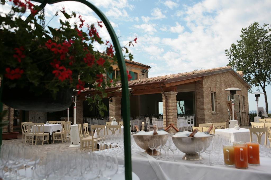 Villa Ristorante Country House Isolabelgatto Fano Exterior foto